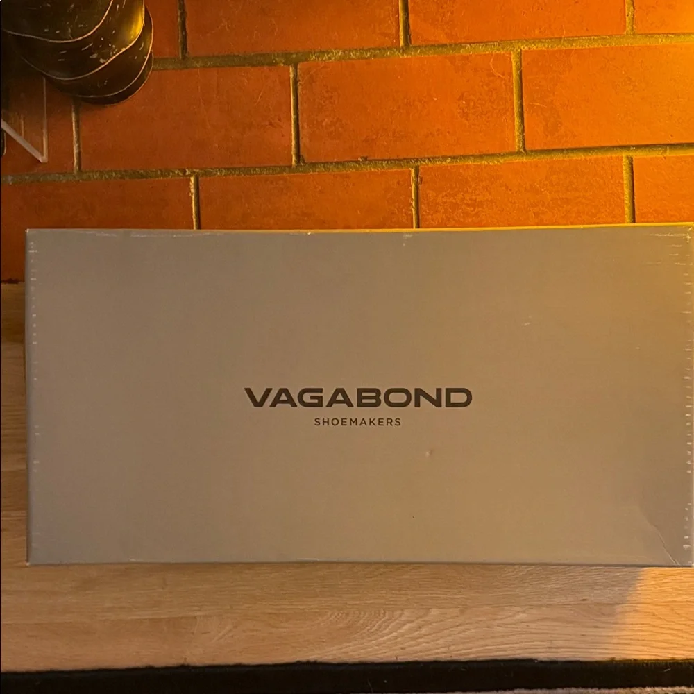 Vagabond Black Heeled Boots - Picture 5 of 5